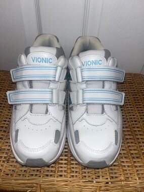 VIONIC Tabi walking shoes